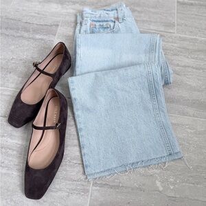 Zara NWT High Rise Wide Leg Jeans Raw Hem Light Wash Size 4 / 26